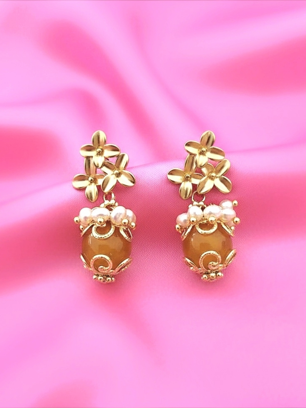 Yellow Jade & Freshwater Pearl W/ Gold Floral Cluster‎ Accent